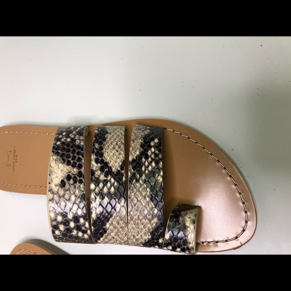 Marc Fisher Leather Snakeskin Print Sandals Size 7 - Picture 7 of 8